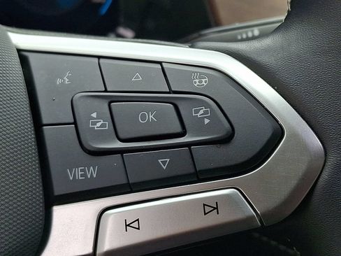 Used 2025 Volkswagen Atlas SE FWD image 23