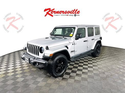 Used 2023 Jeep Wrangler Altitude image 3