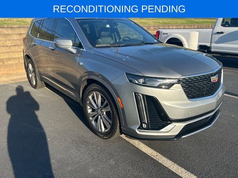 Used 2024 Cadillac XT6 Premium Luxury image 2