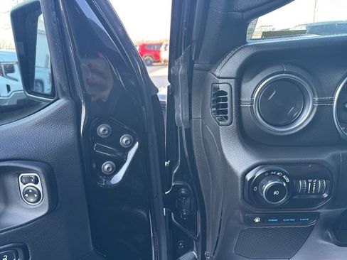 Used 2022 Jeep Wrangler Unlimited Sahara w/ Cold Weather Group image 12