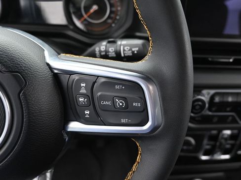 Used 2024 Jeep Wrangler Sahara image 31