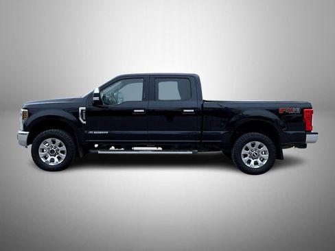 Used 2019 Ford F250 Lariat w/ Chrome Package image 8