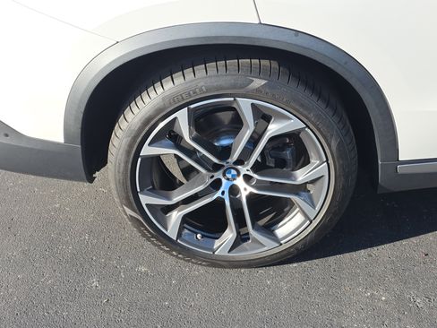 Used 2022 BMW X5 sDrive40i w/ Premium Package image 7