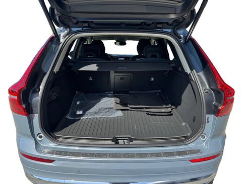 Certified 2023 Volvo XC60 B5 Plus w/ Climate Package AWD/4WD image 6