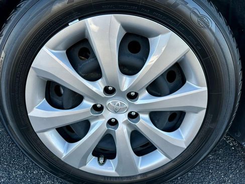 Used 2022 Toyota Corolla LE image 28