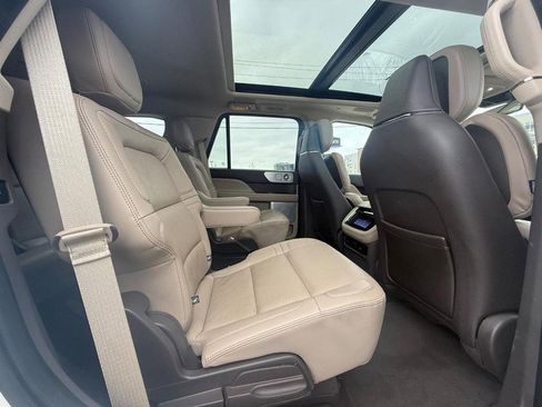 Certified 2024 Lincoln Navigator Reserve image 8