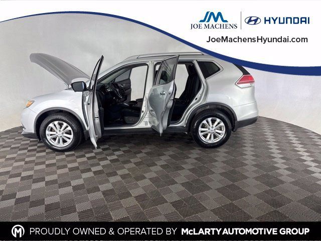 Used 2016 Nissan Rogue SV w/ SV Premium Package AWD/4WD image 10