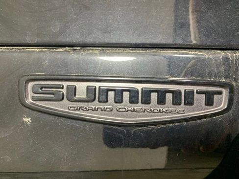 Used 2024 Jeep Grand Cherokee L Summit w/ Rear Seat Video Group I AWD/4WD image 42