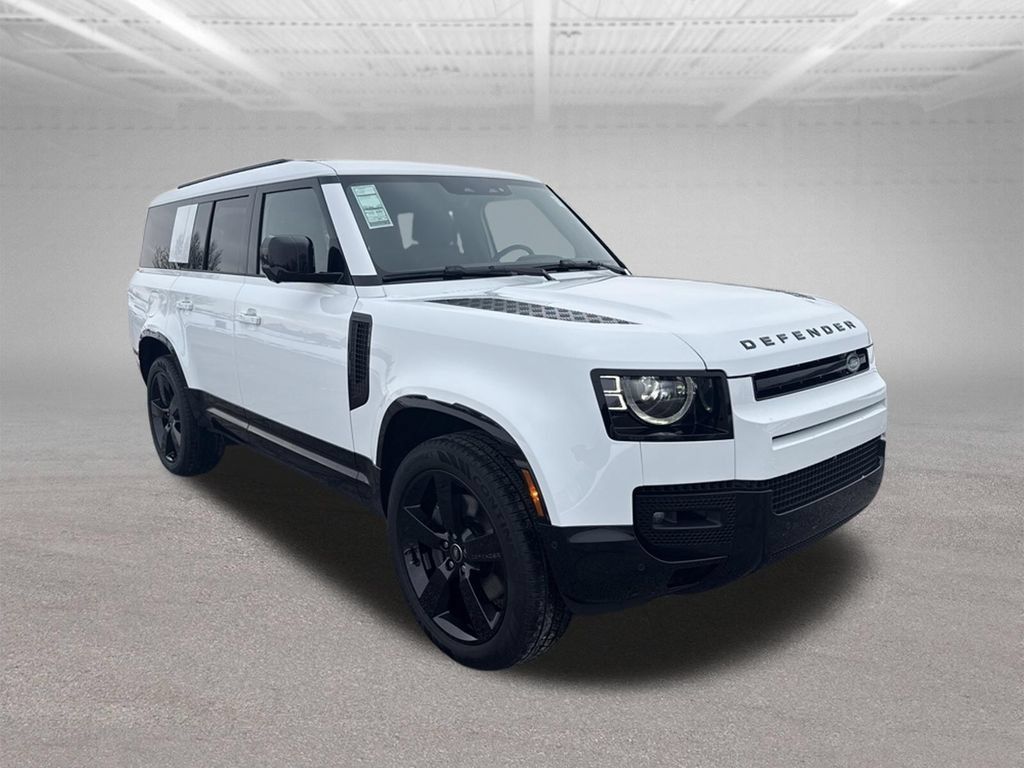 Used 2025 Land Rover Defender 130 X-Dynamic SE AWD/4WD image 5