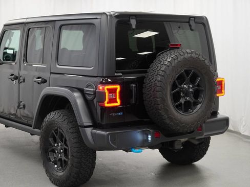 Used 2024 Jeep Wrangler Unlimited AWD/4WD image 16