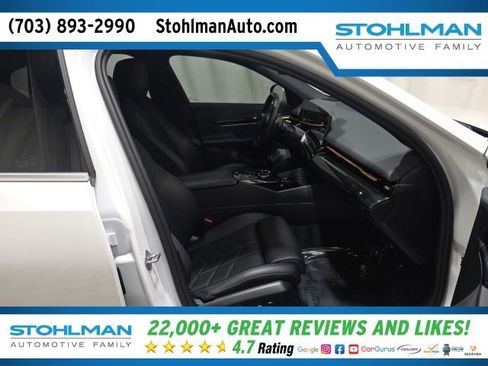 Used 2024 BMW 530i xDrive w/ Premium Package image 33