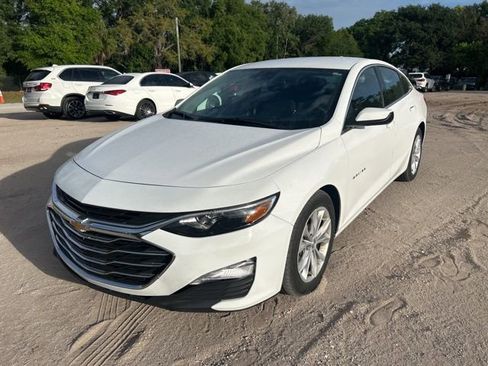 Used 2025 Chevrolet Malibu LT image 2