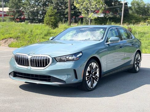 Used 2026 BMW 540i xDrive AWD/4WD image 1