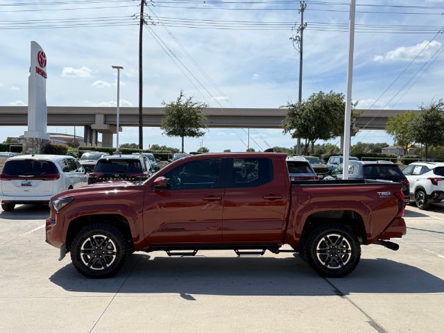 Used 2025 Toyota Tacoma TRD Sport AWD/4WD image 8