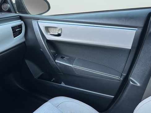 Used 2016 Toyota Corolla LE FWD image 17