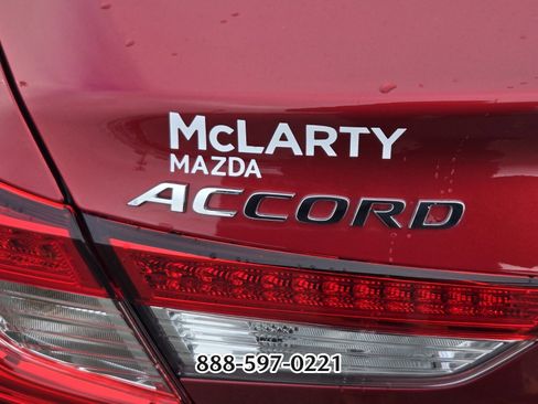 Used 2022 Honda Accord Touring image 16