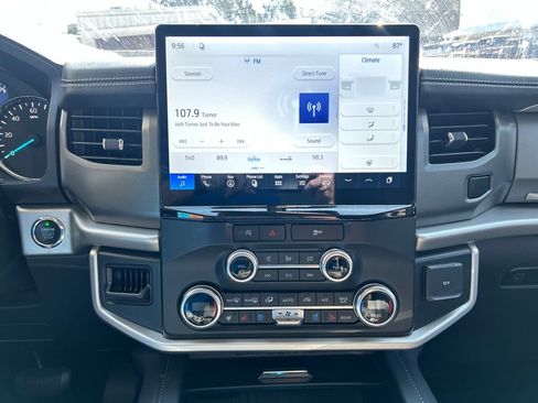 Used 2024 Ford Expedition XLT RWD image 19