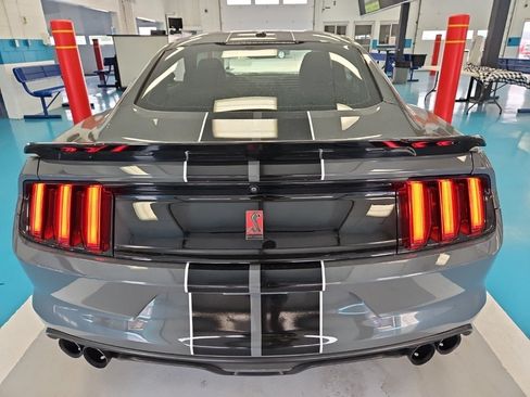 Used 2018 Ford Mustang Shelby GT350 w/ Convenience Package RWD image 11