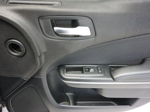 Used 2018 Dodge Charger SXT RWD image 13