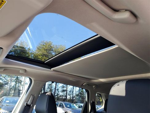 Certified 2026 Nissan Rogue SV w/ SV Premium Package image 17