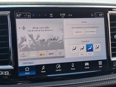 Used 2025 Chrysler Pacifica Select image 17