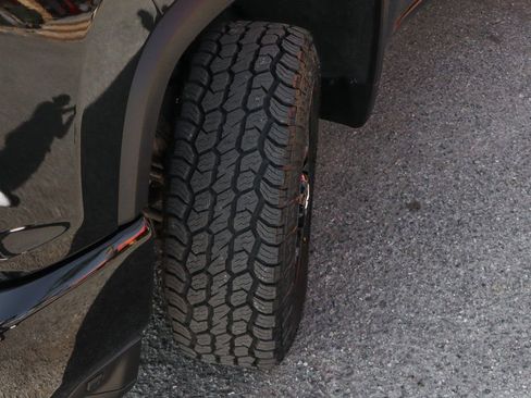 Used 2023 Chevrolet Silverado 2500 LTZ w/ LTZ Plus Package image 57