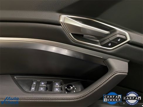 Used 2023 Audi e-tron Premium Plus w/ Premium Plus Package image 29