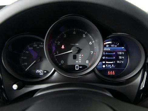 Certified 2026 Porsche Macan AWD/4WD image 24