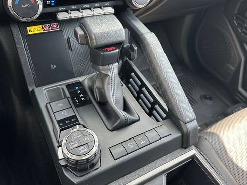 Used 2025 Toyota 4Runner TRD Off-Road Premium AWD/4WD image 27