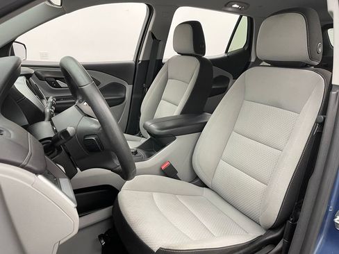 Used 2024 GMC Terrain SLE FWD image 16