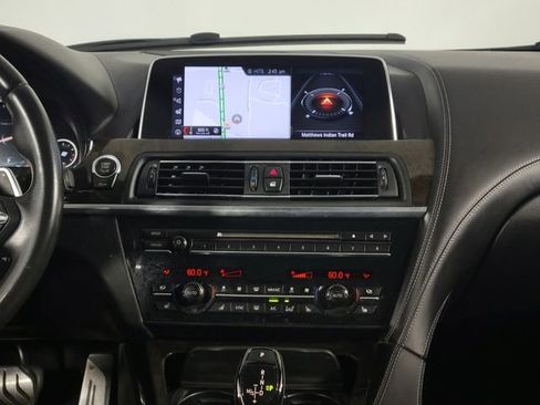 Used 2018 BMW 640i Convertible image 21