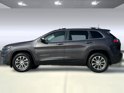Used 2019 Jeep Cherokee Latitude Plus AWD/4WD image 2