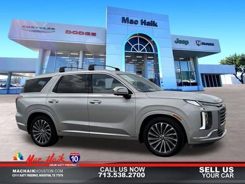 Used 2023 Hyundai Palisade Calligraphy image 1
