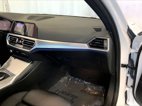 Used 2022 BMW 330i Sedan w/ Convenience Package RWD image 15