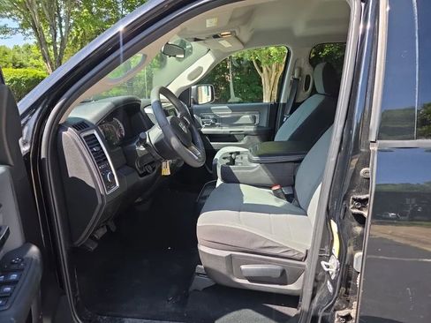 Used 2022 RAM 1500 Classic SLT RWD image 5