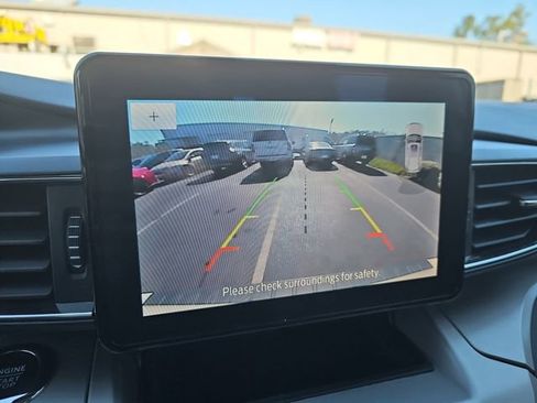 Used 2022 Ford Explorer XLT w/ Equipment Group 202A image 19