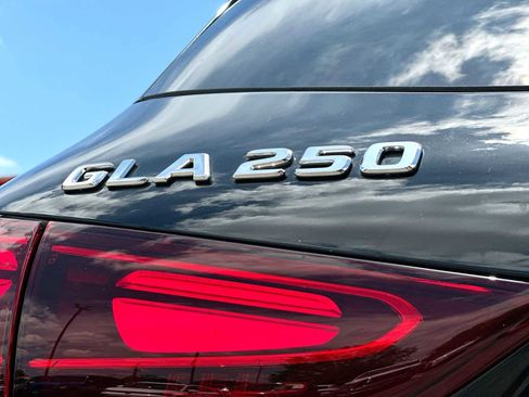 Used 2025 Mercedes-Benz GLA 250 4MATIC w/ Winter Package image 15