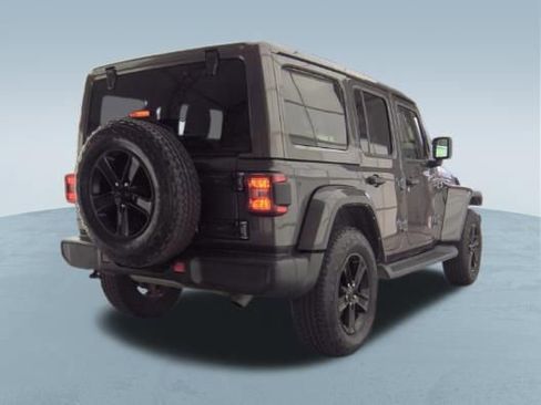 Used 2021 Jeep Wrangler Unlimited Sahara AWD/4WD image 4