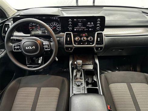 Used 2023 Kia Sorento LX image 21