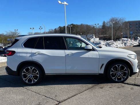 Used 2023 BMW X5 xDrive40i w/ Executive Package image 3