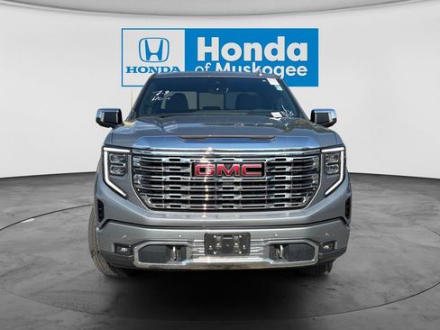 Used 2024 GMC Sierra 1500 Denali w/ Technology Package AWD/4WD image 2