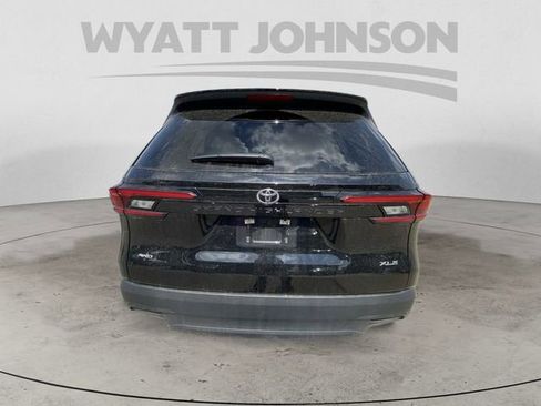 Used 2025 Toyota Grand Highlander AWD image 8