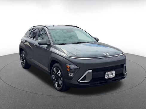 Used 2025 Hyundai Kona SEL image 3