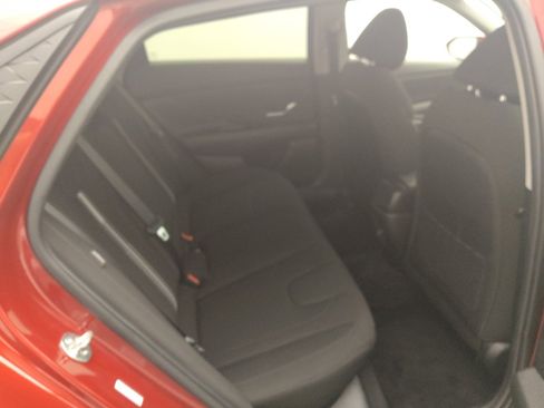 Used 2024 Hyundai Elantra SEL w/ Convenience Package FWD image 19