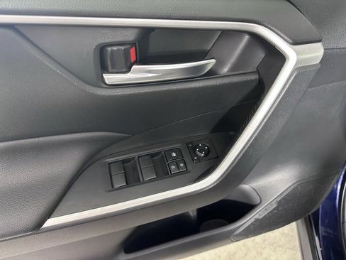 Used 2019 Toyota RAV4 XLE image 22