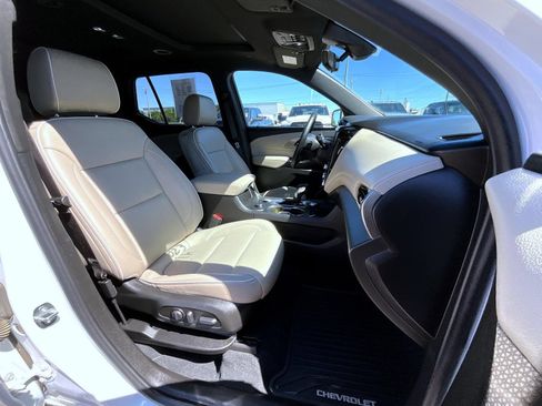 Used 2023 Chevrolet Traverse Premier AWD/4WD image 16