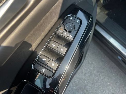 Used 2026 Nissan Pathfinder Platinum w/ Lighting Package AWD/4WD image 12