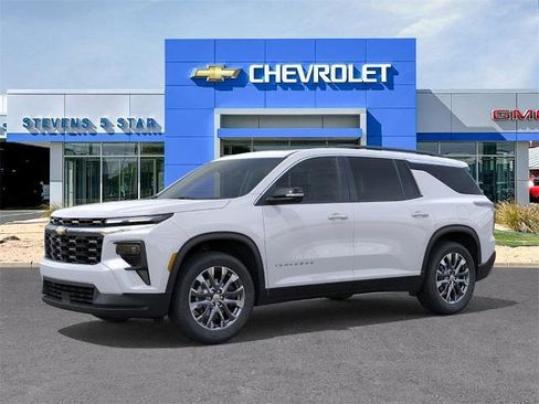 New 2026 Chevrolet Traverse LT image 2