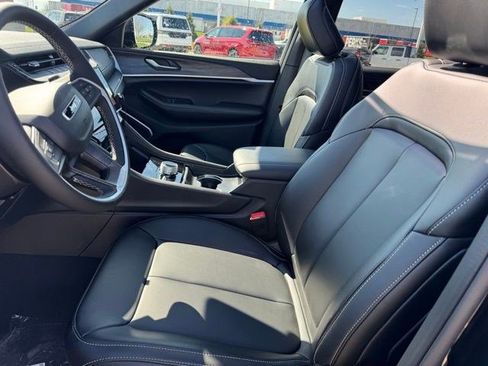 New 2026 Jeep Grand Cherokee L Limited AWD/4WD image 9