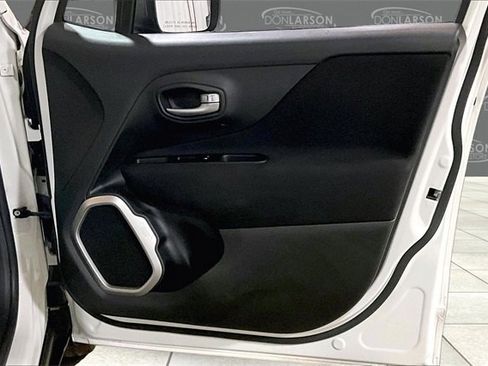 Used 2021 Jeep Renegade Latitude image 12